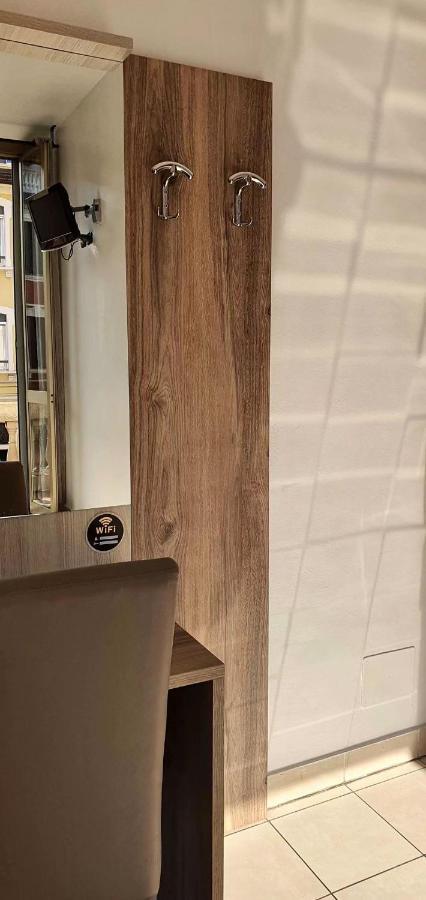 מילאנו Hotel Mondial מראה חיצוני תמונה