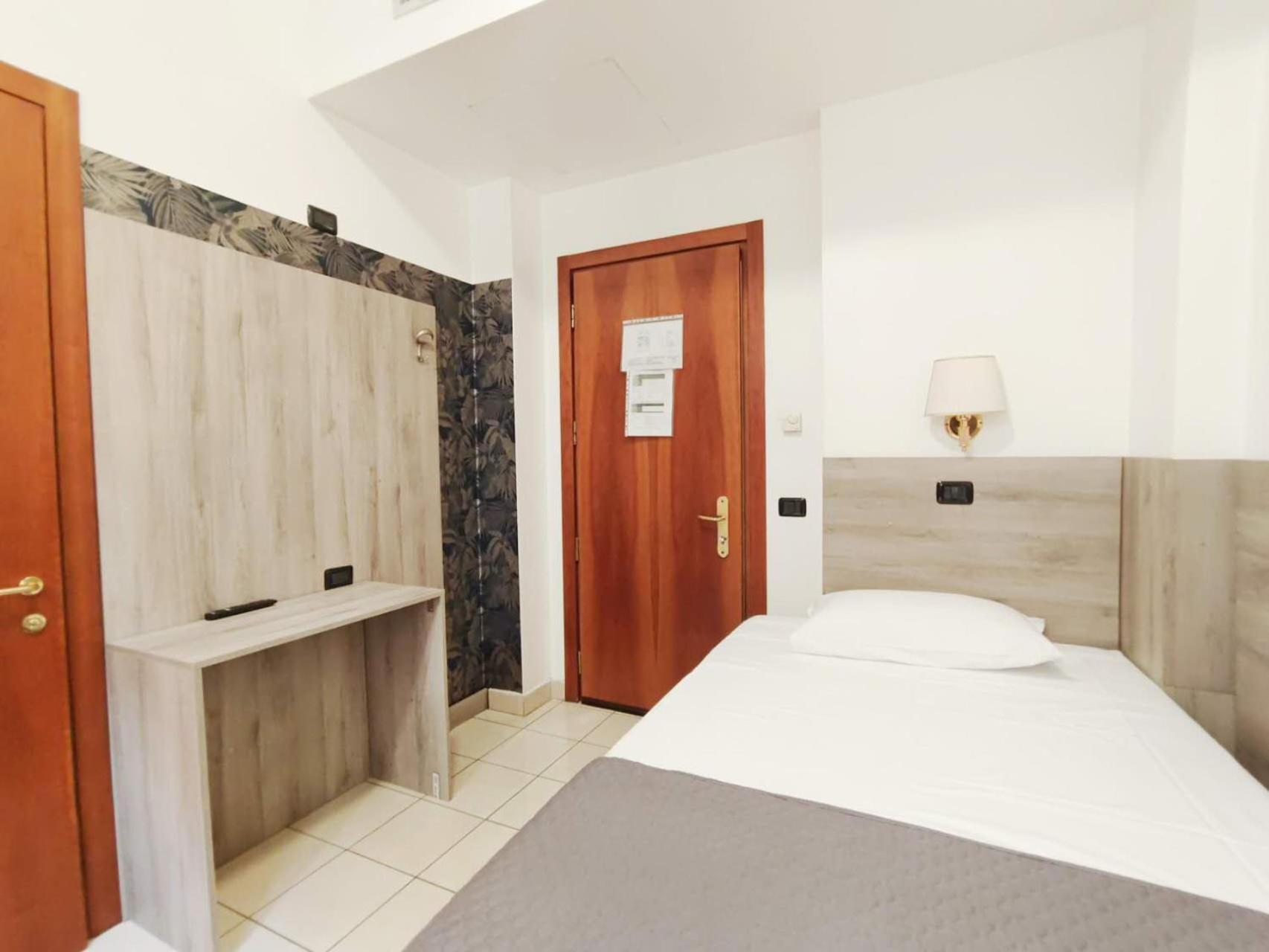 מילאנו Hotel Mondial מראה חיצוני תמונה