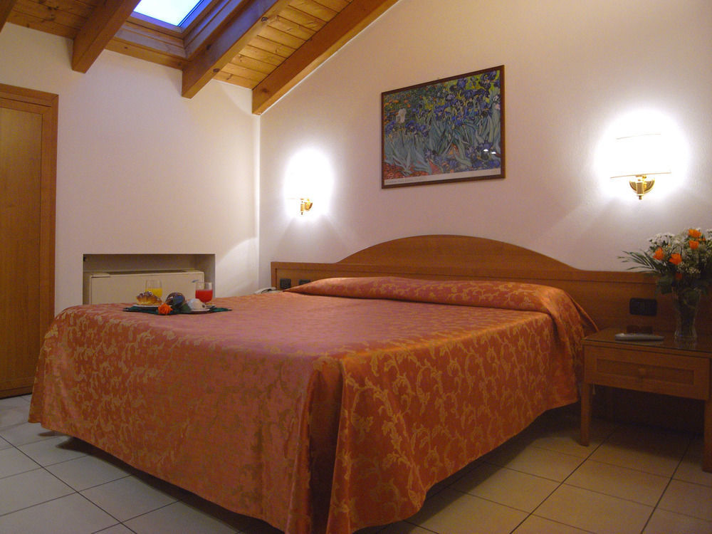 מילאנו Hotel Mondial מראה חיצוני תמונה