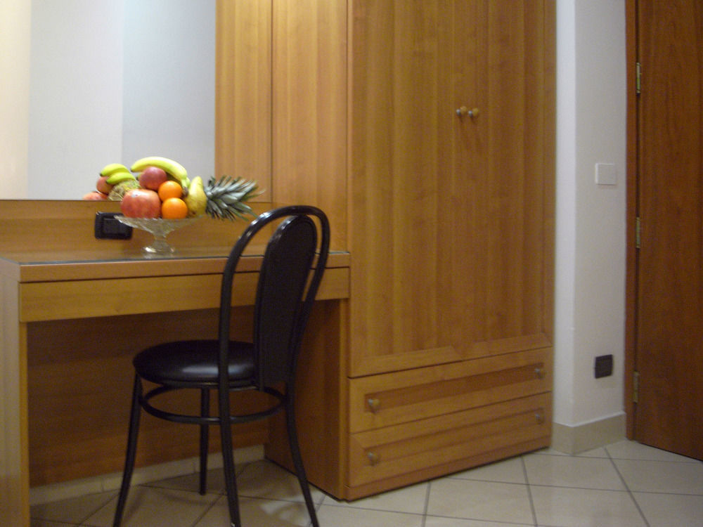 מילאנו Hotel Mondial מראה חיצוני תמונה